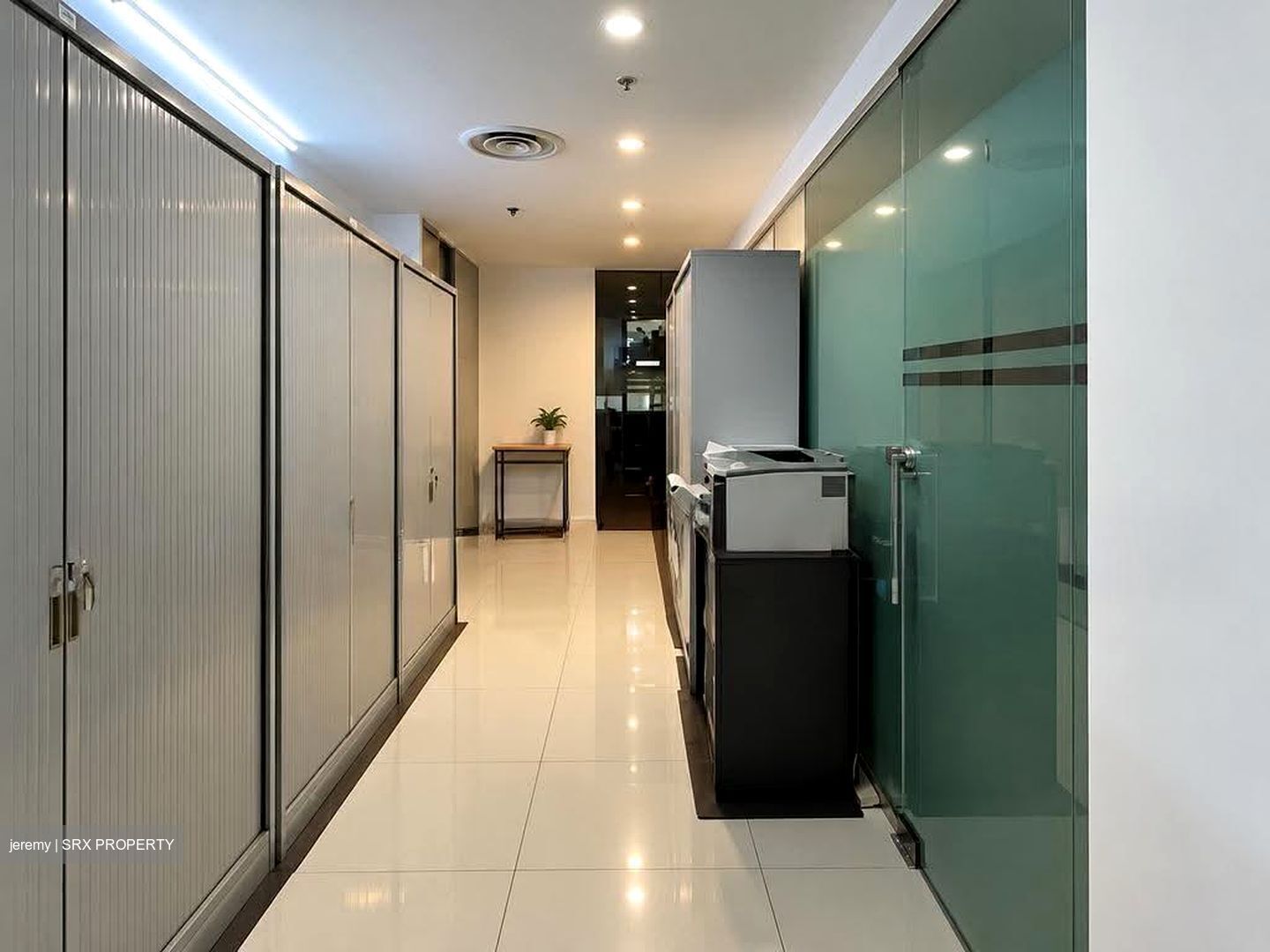 International Plaza (D2), Office #632837291